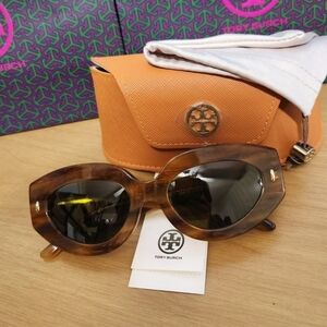 Tory Burch Sunglass